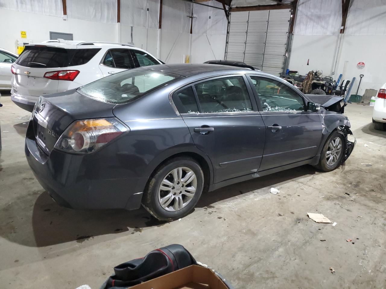 2010 Nissan Altima - Image 3
