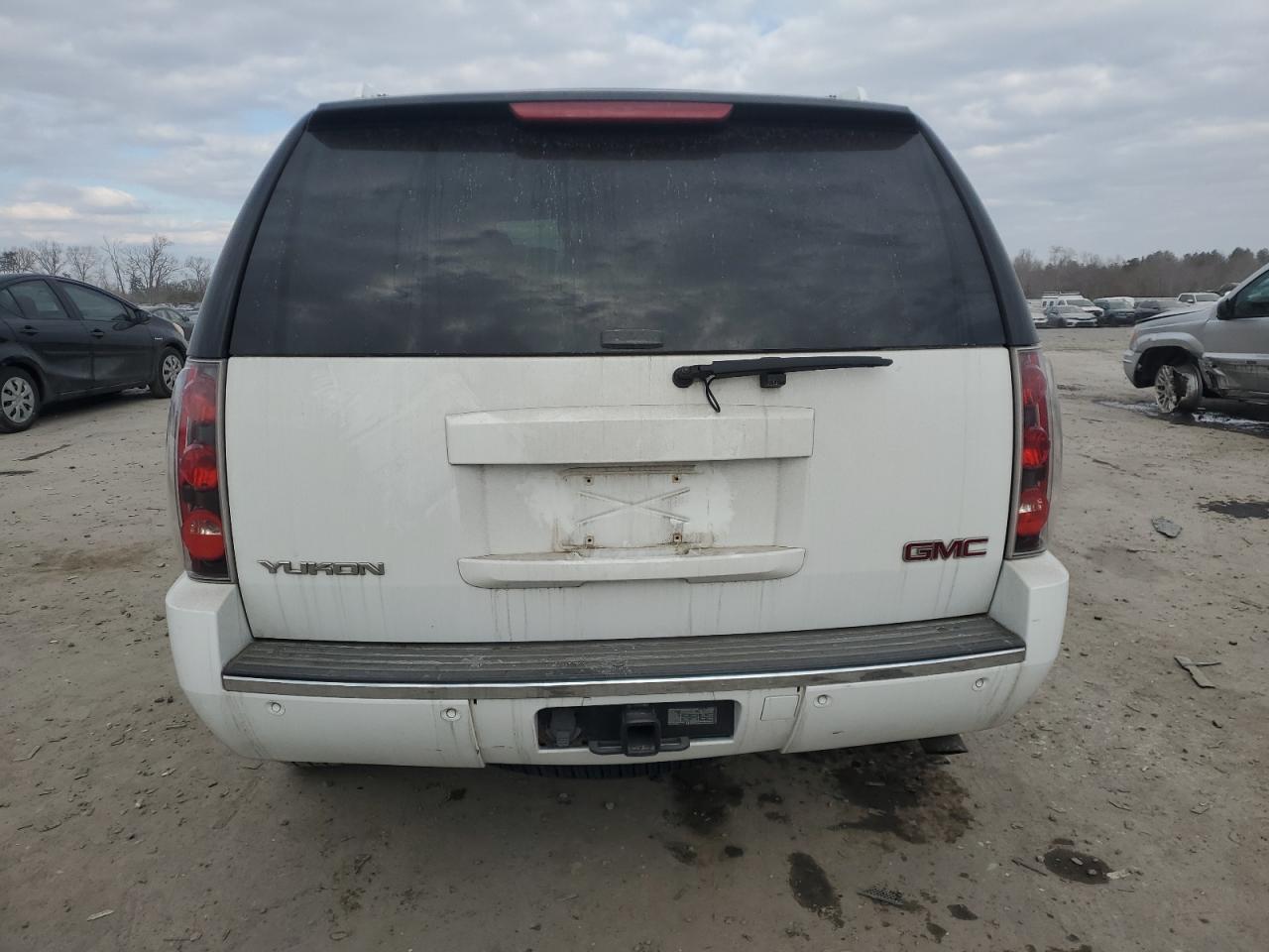 2007 GMC Yukon - Image 6