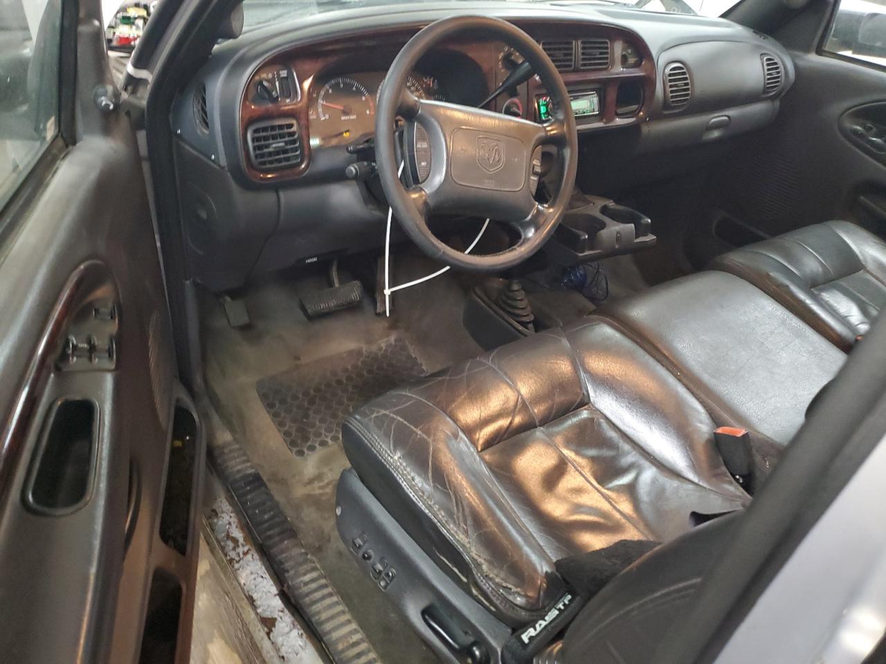 2001 Dodge RAM - Image 8