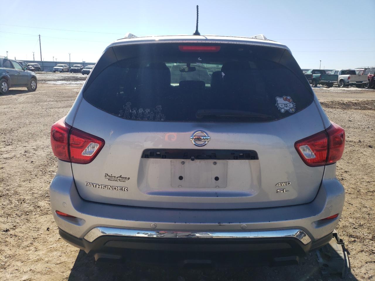 2017 Nissan Pathfinder - Image 6