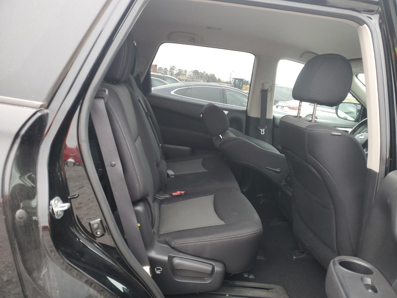 2017 Nissan Pathfinder - Image 11