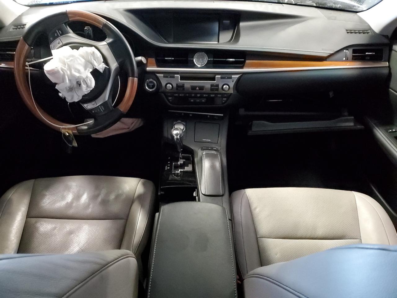 2014 Lexus ES - Image 8
