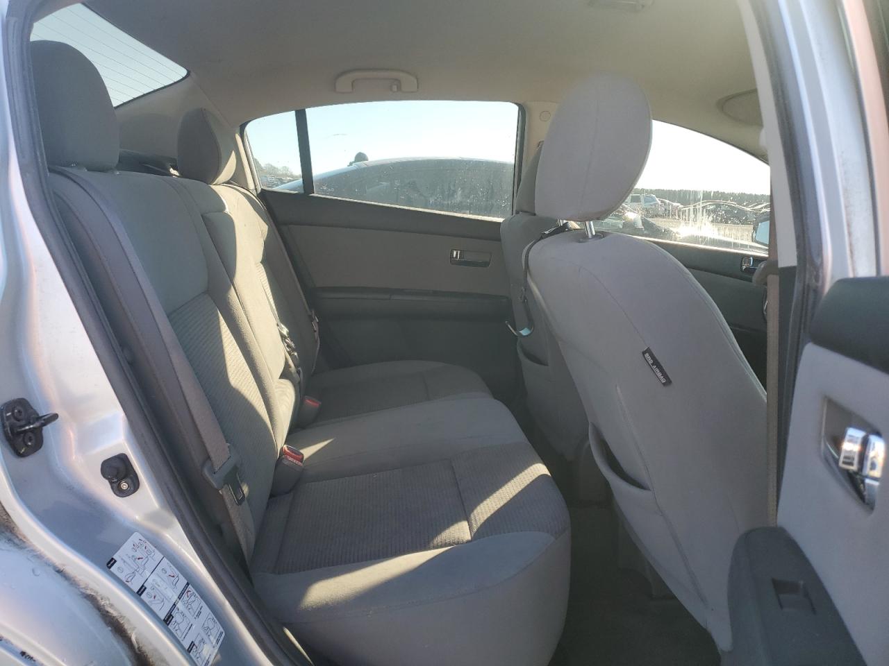 2010 Nissan Sentra - Image 10