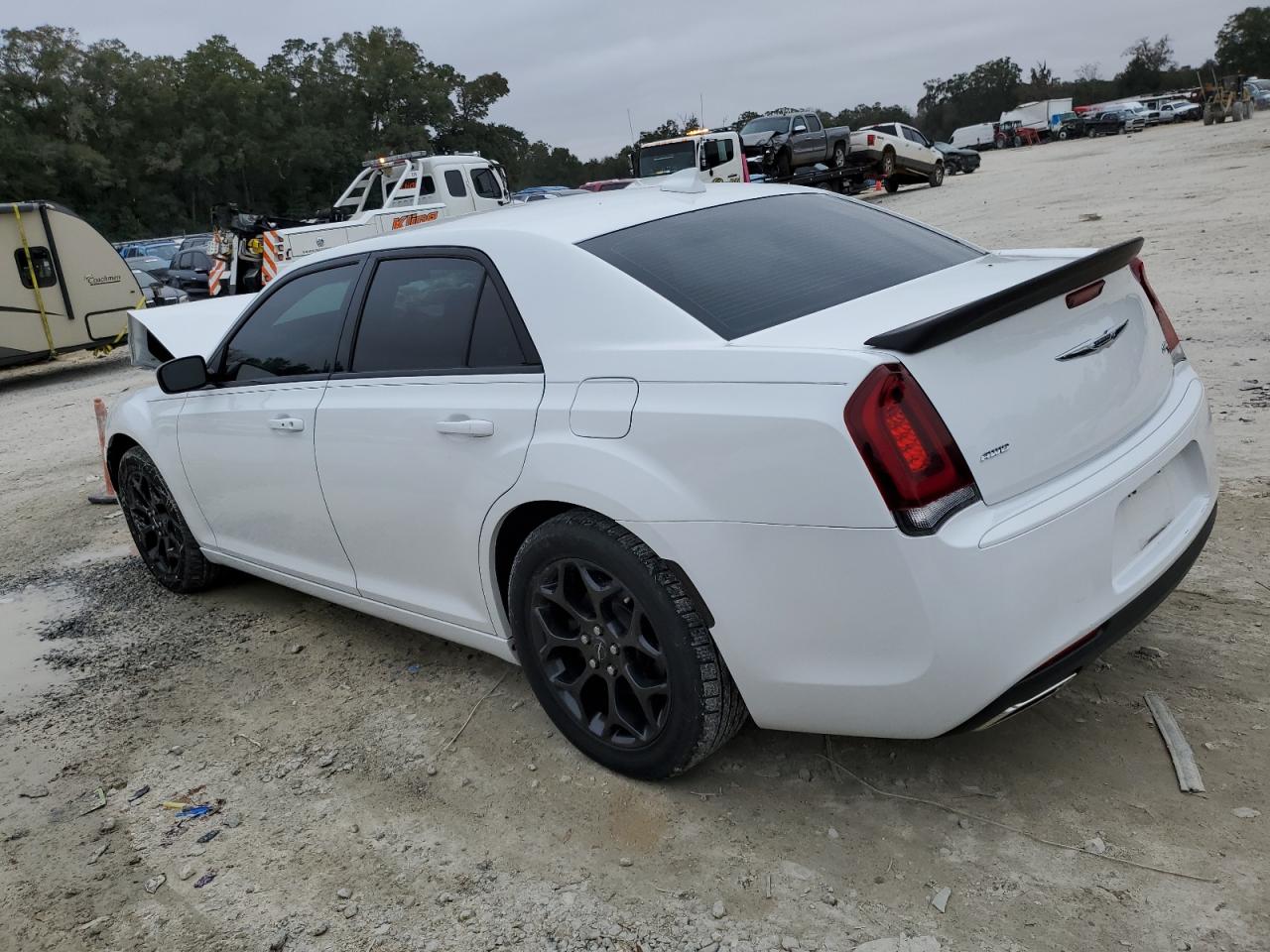2019 Chrysler 300 - Image 2