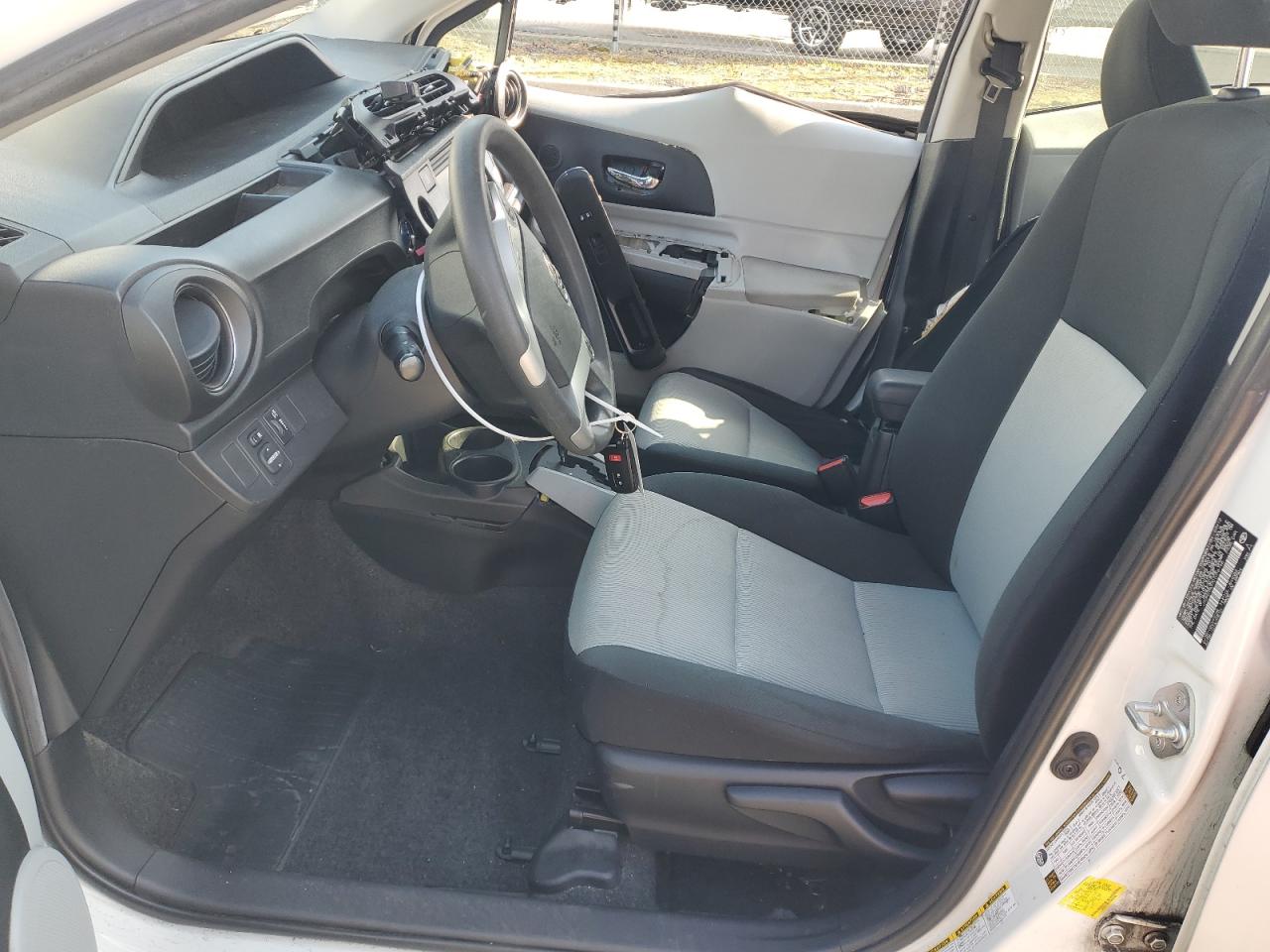 2012 Toyota Prius - Image 7