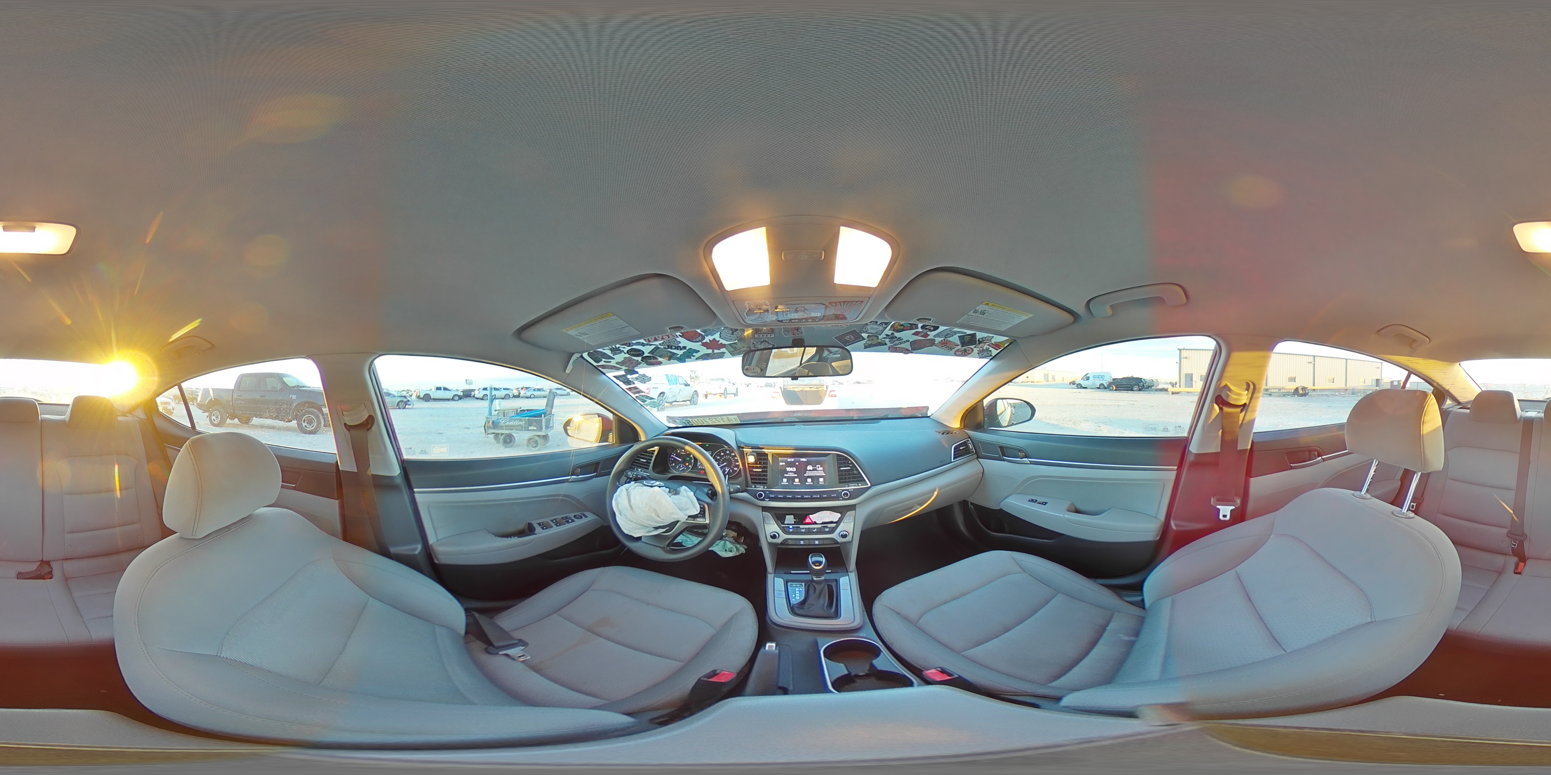 2017 Hyundai Elantra - Image 12