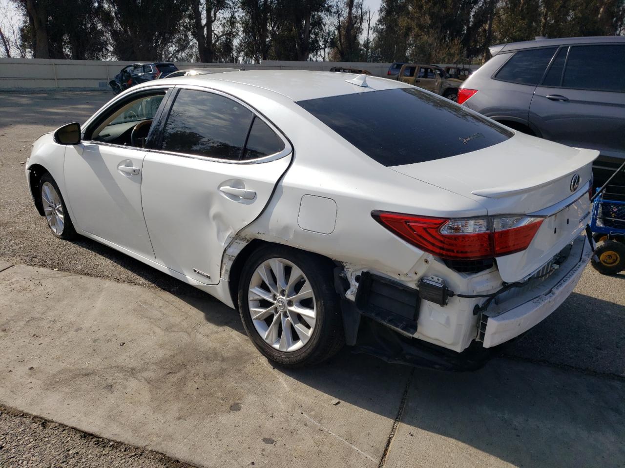 2014 Lexus ES - Image 2