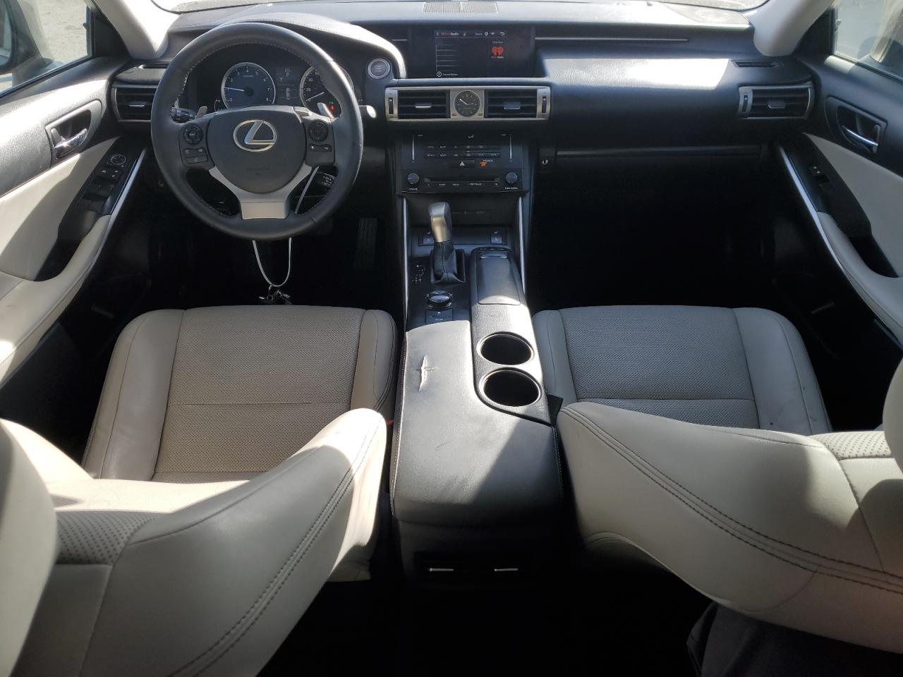 2014 Lexus IS - Image 8