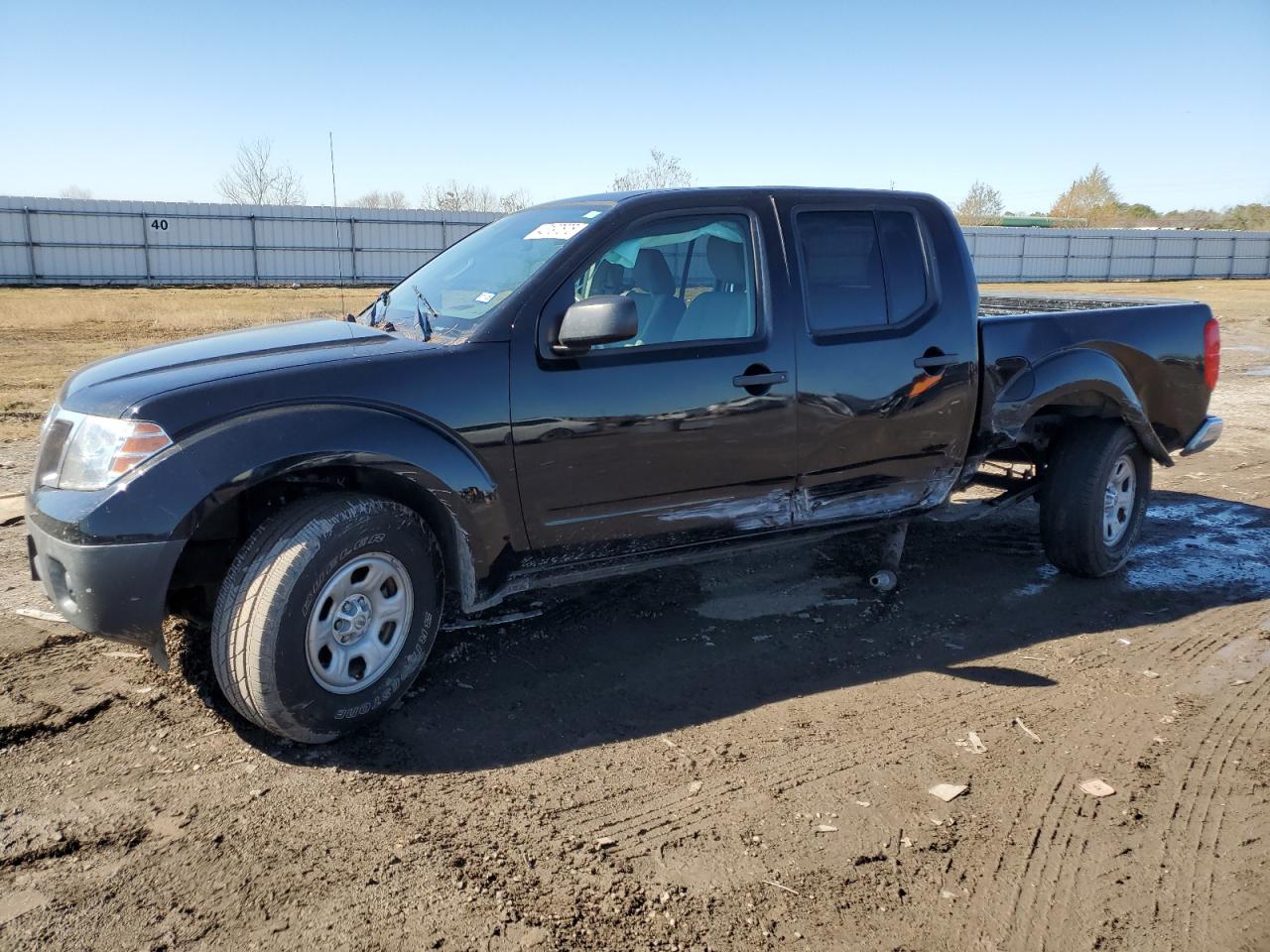 2015 Nissan Navara (Frontier) - Image 1