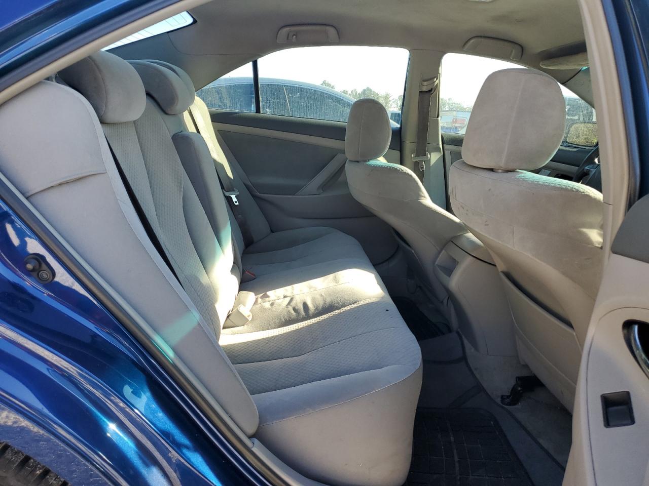 2009 Toyota Camry - Image 10