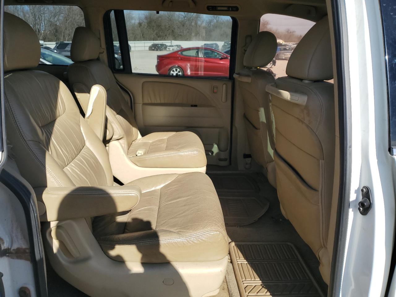 2010 Honda Odyssey - Image 11