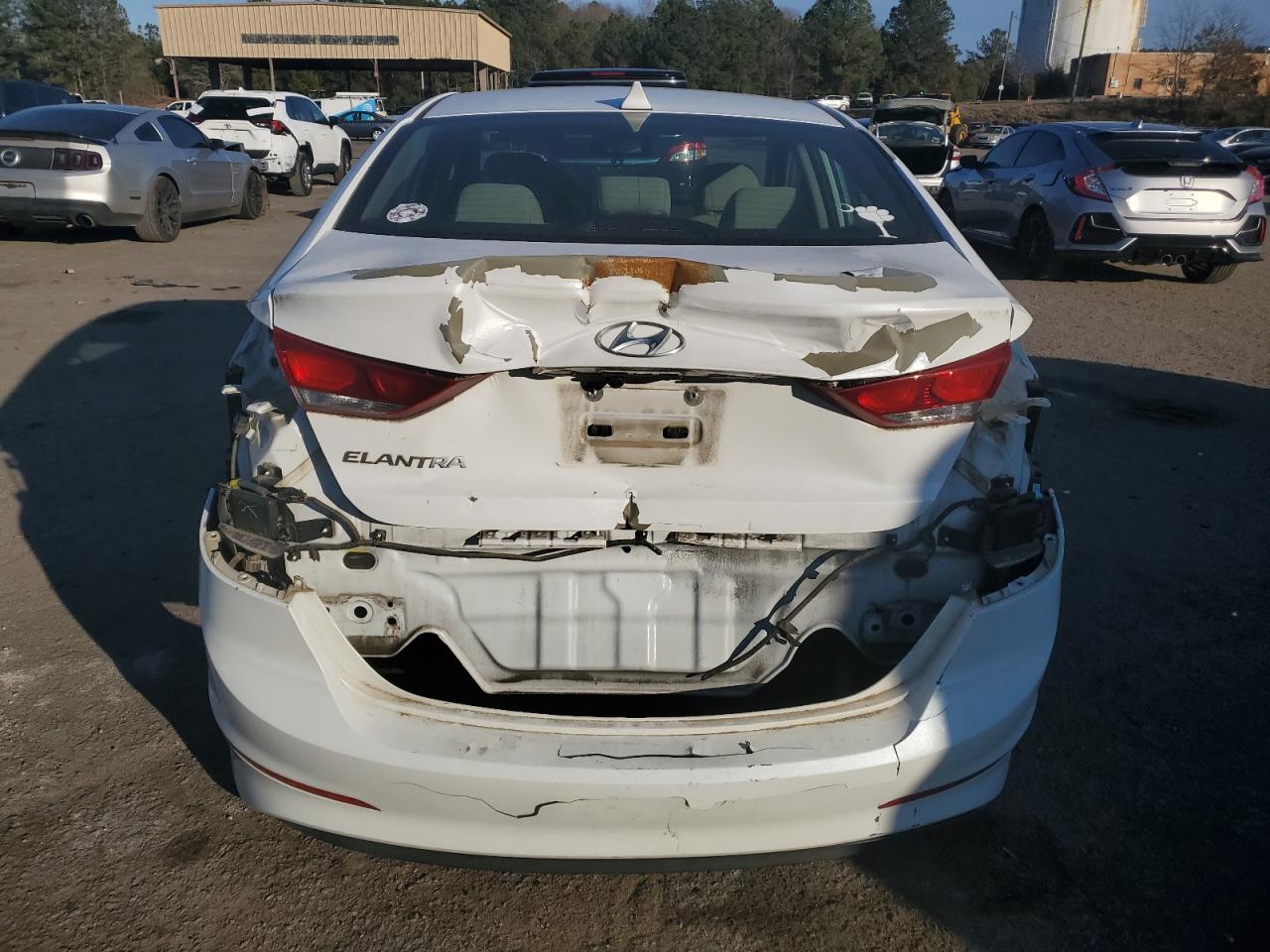 2018 Hyundai Elantra - Image 6