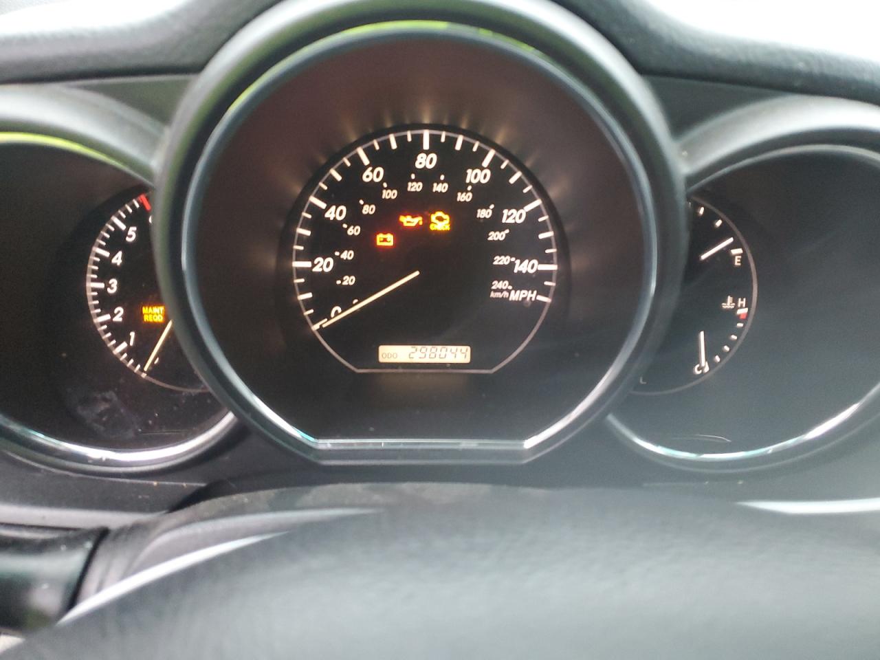 2004 Lexus RX - Image 9