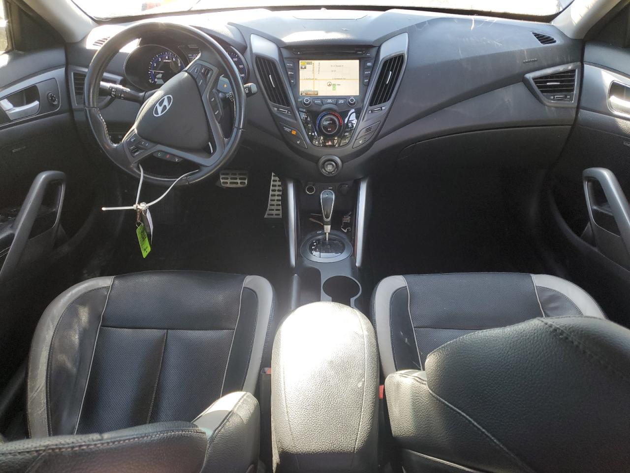 2015 Hyundai Veloster - Image 8