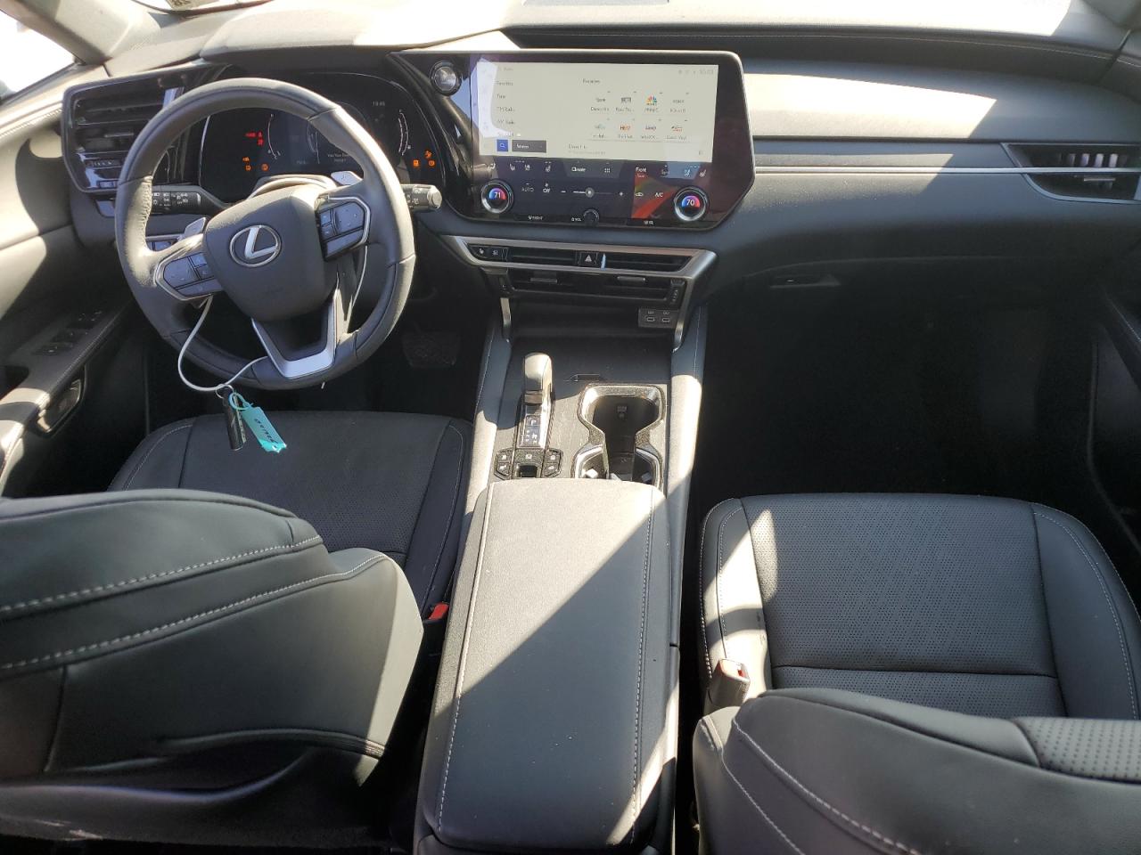 2023 Lexus RX - Image 8