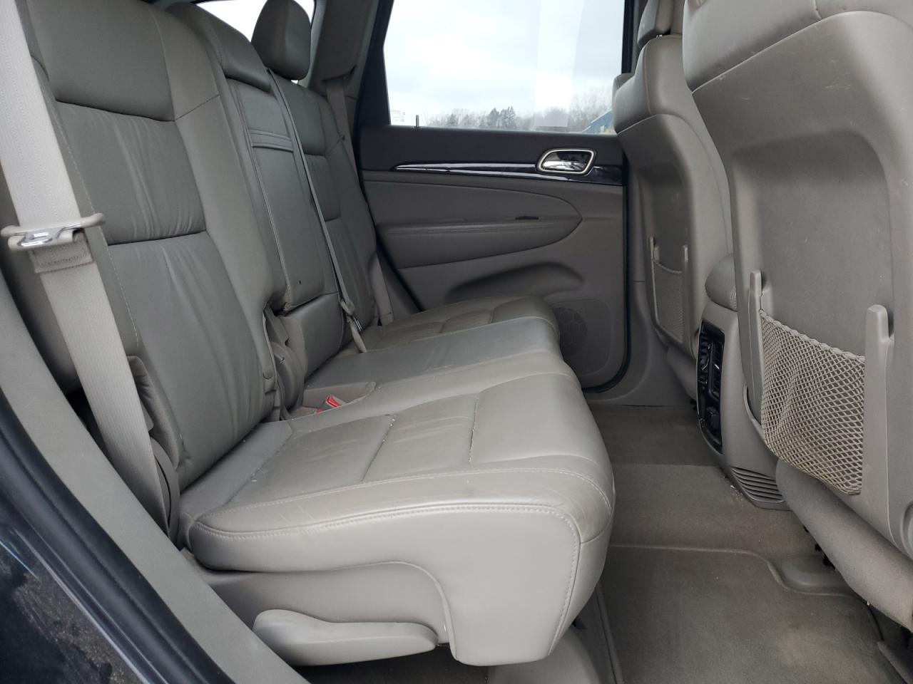 2012 Jeep Grand Cherokee - Image 11