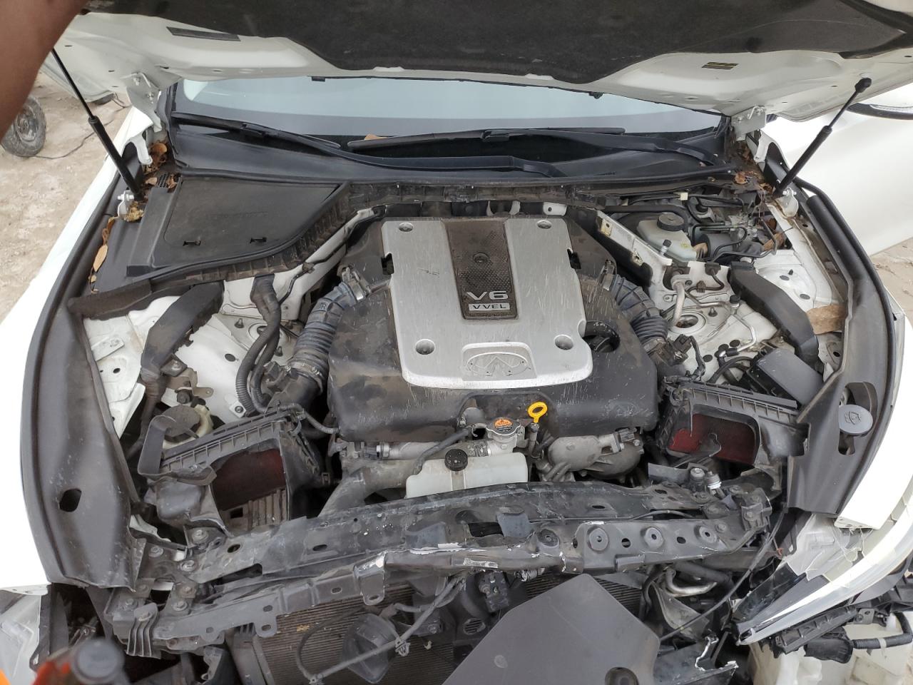 2015 Infiniti Q50 - Image 11