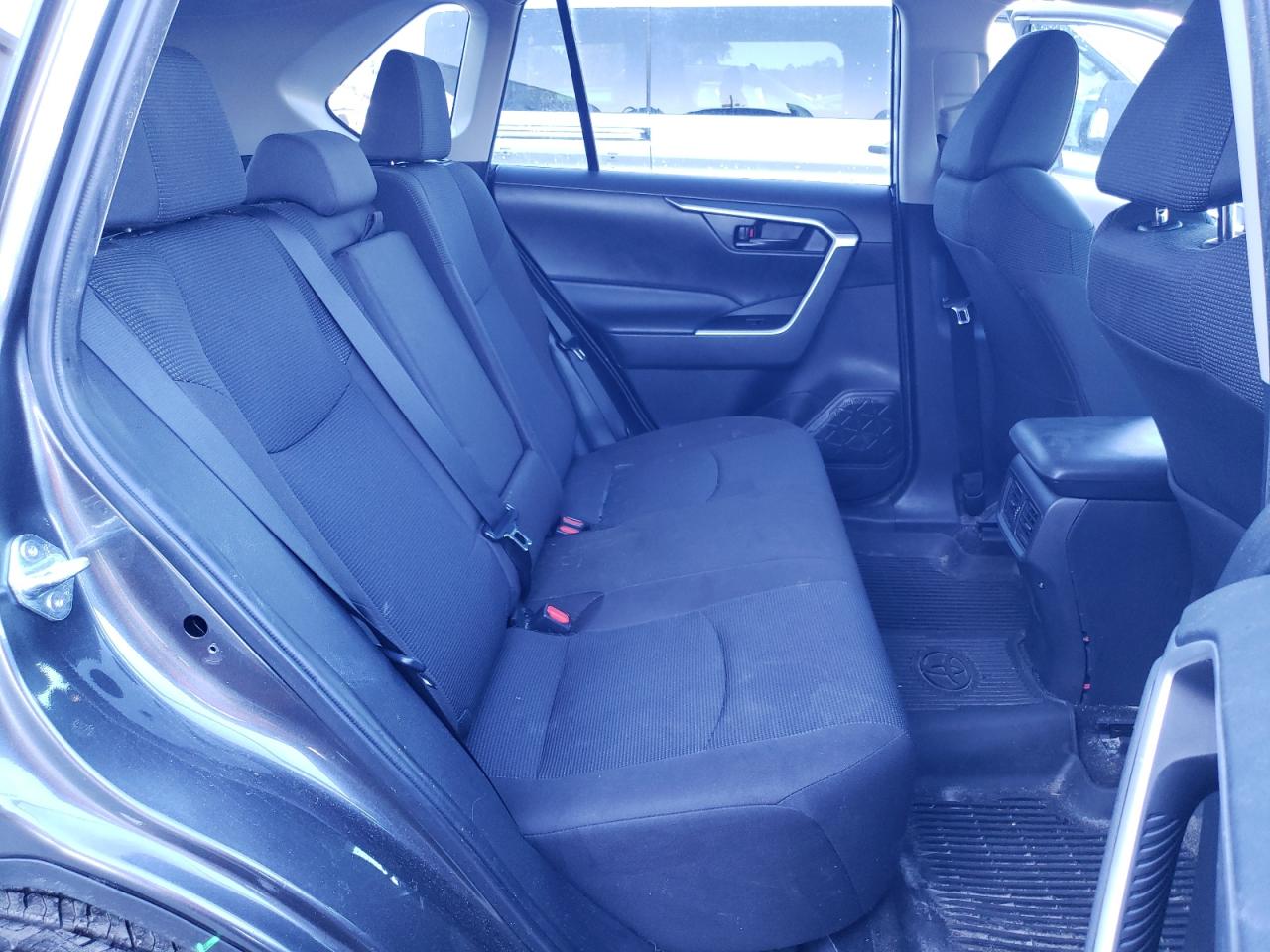 2023 Toyota RAV 4 - Image 11