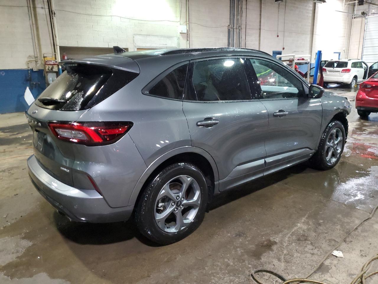 2023 Ford Escape - Image 3
