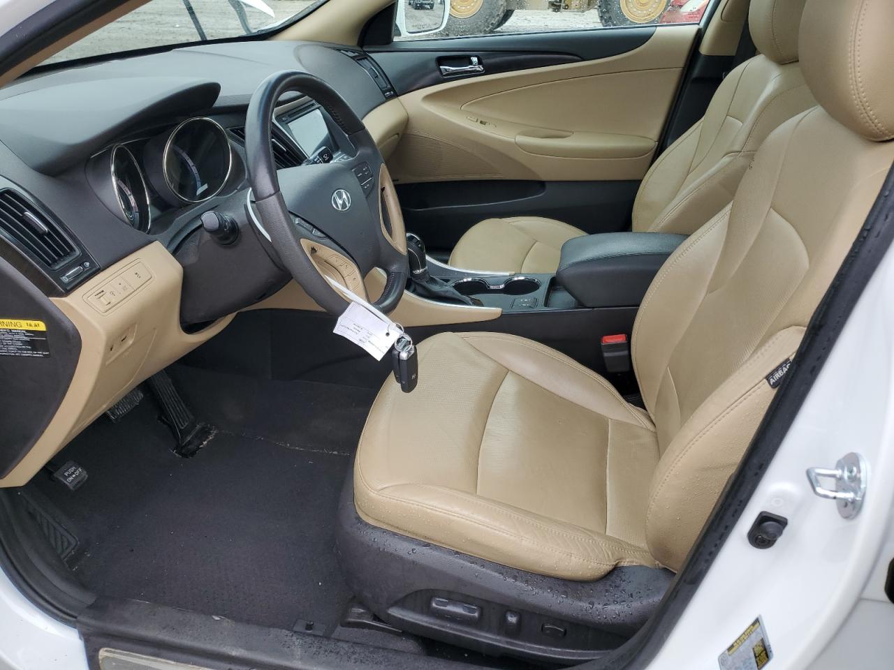 2013 Hyundai Sonata - Image 7