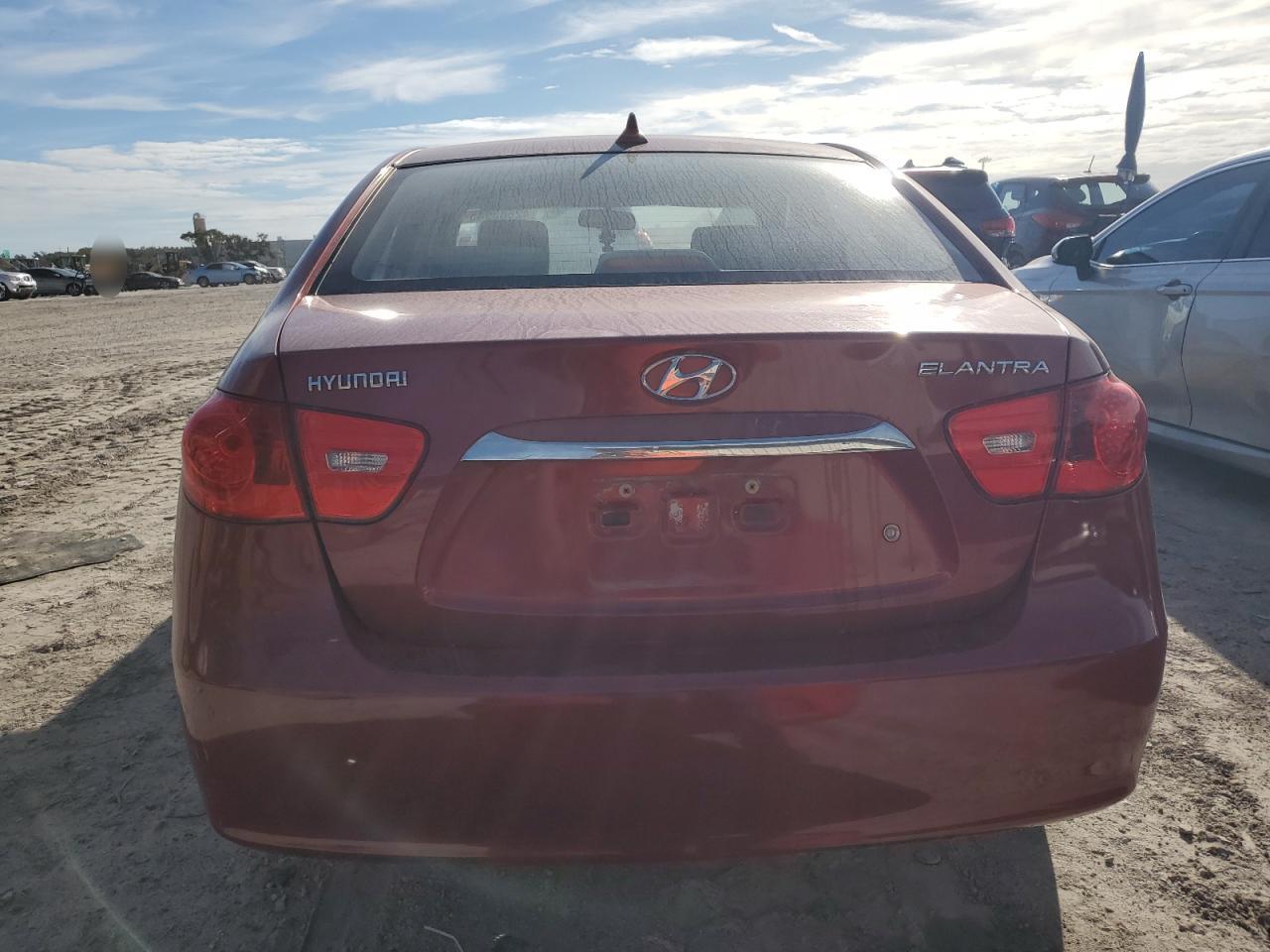 2010 Hyundai Elantra - Image 6