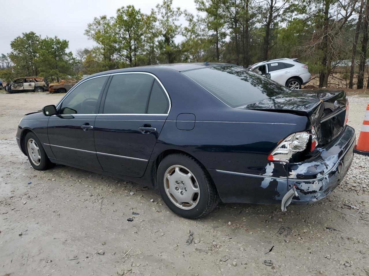 2002 Lexus LS - Image 2