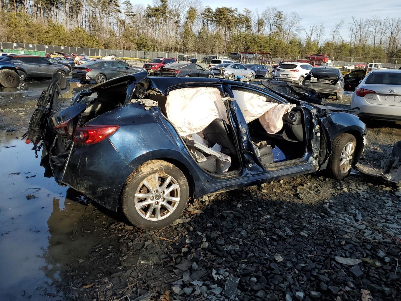 2015 Mazda 3 - Image 3