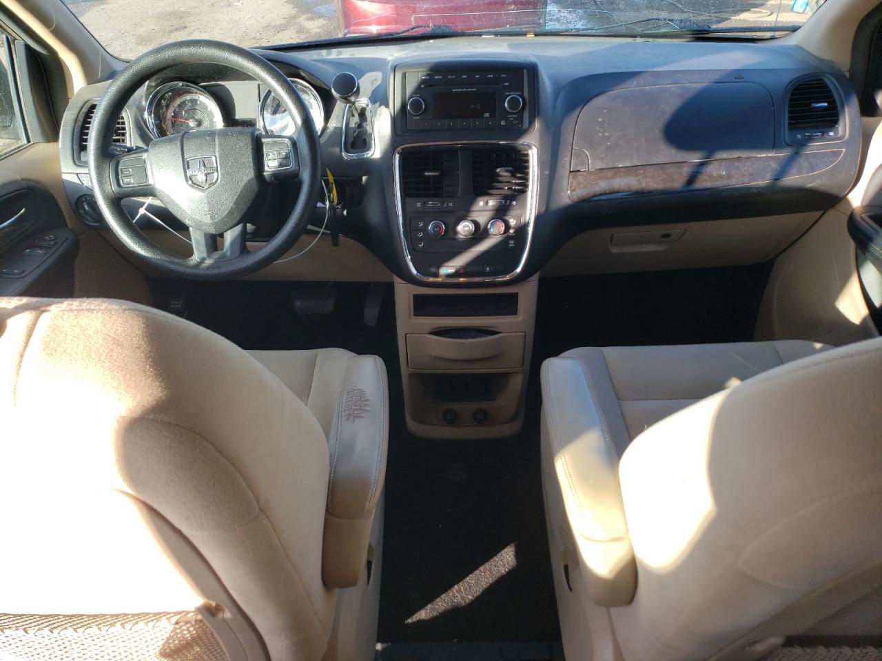 2015 Dodge Caravan - Image 8