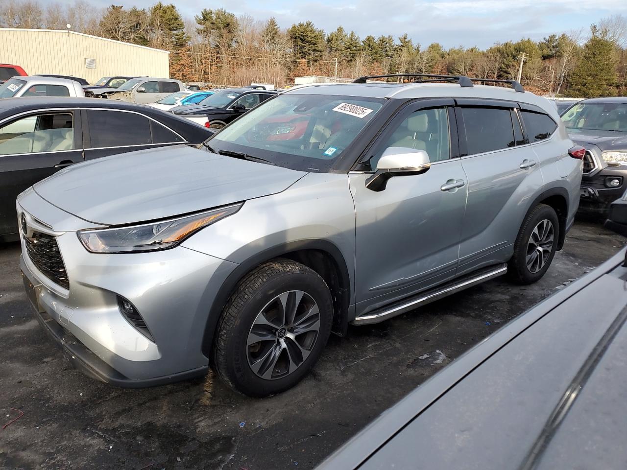 2022 Toyota Highlander - Image 1