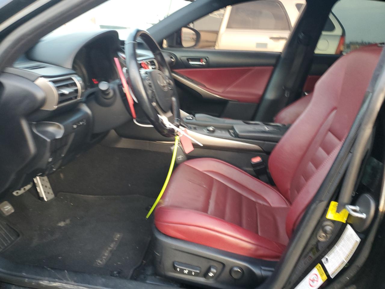 2016 Lexus IS - Image 7
