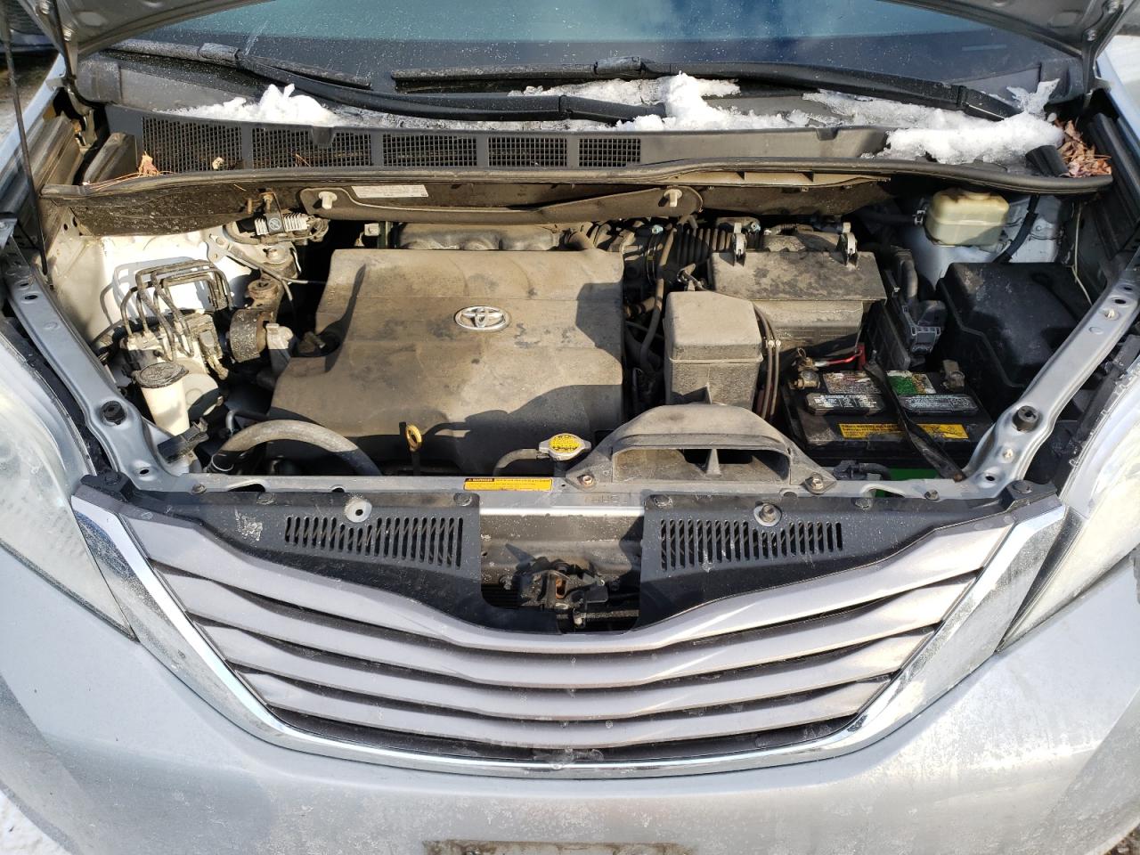 2016 Toyota Sienna - Image 12