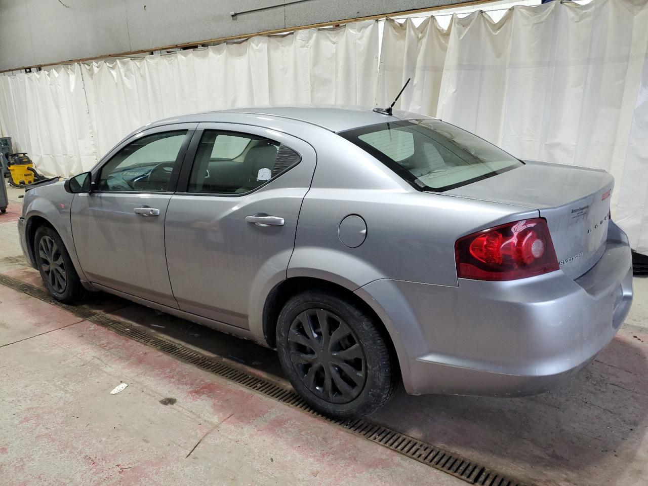 2013 Dodge Avenger - Image 2