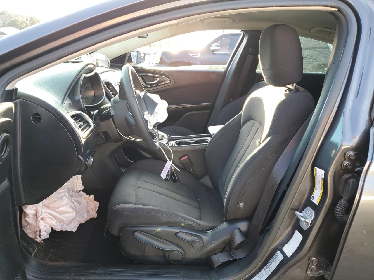 2015 Chrysler 200 - Image 7