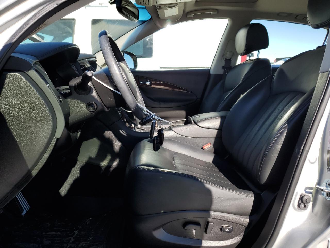 2017 Infiniti QX50 - Image 7