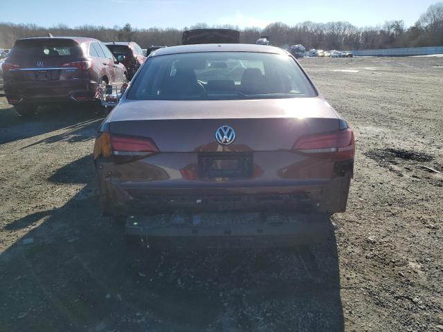 Sedans VOLKSWAGEN JETTA 2017 Brązowy