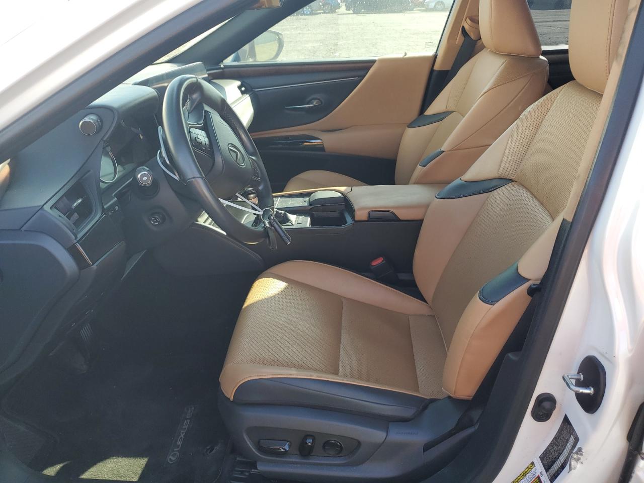 2022 Lexus ES - Image 7