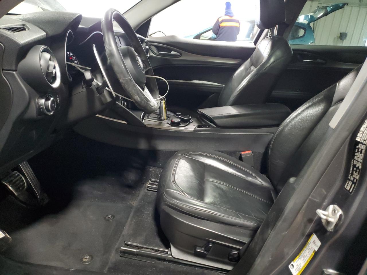2019 Alfa Romeo Stelvio - Image 7