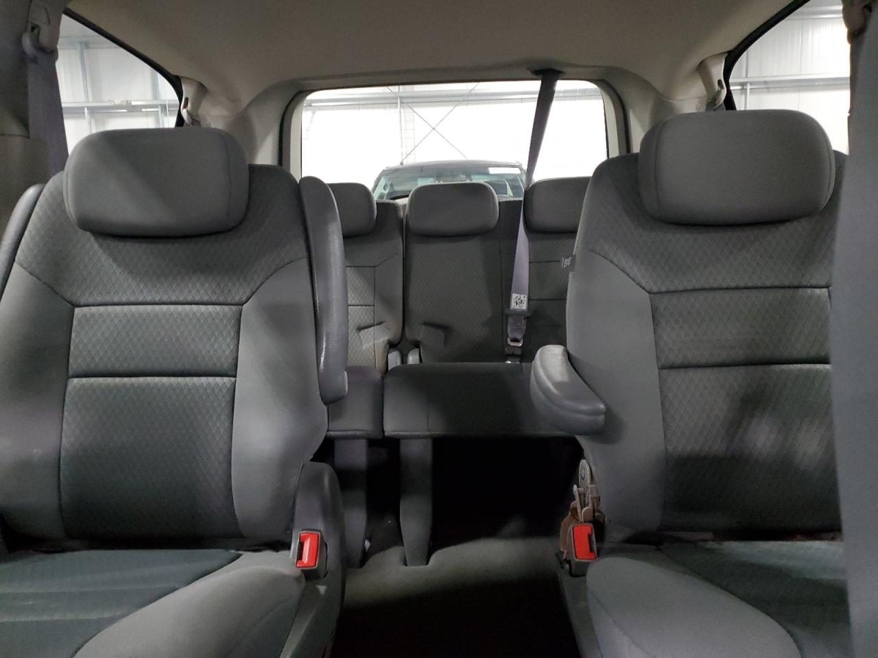 2009 Chrysler Town & Country - Image 10