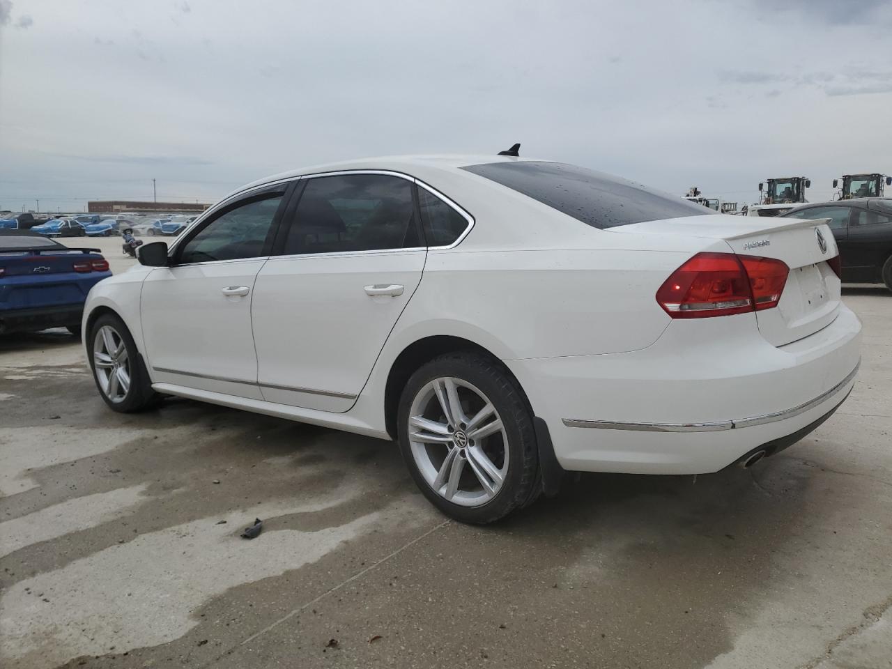 VIN 1VWCV7A38FC073122 2015 VOLKSWAGEN PASSAT no.2