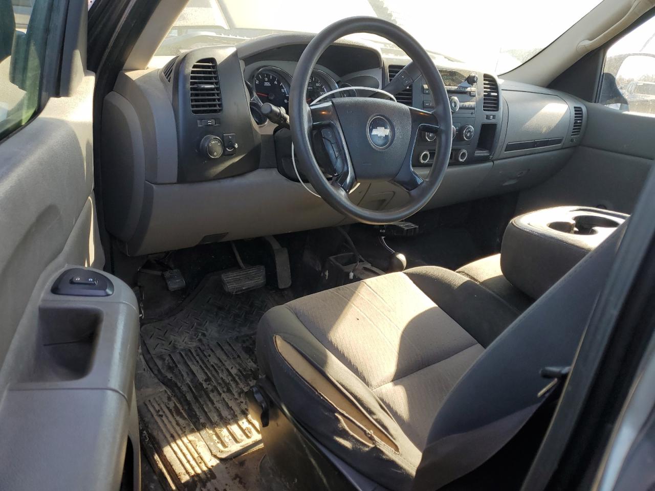 2007 Chevrolet Silverado - Image 8