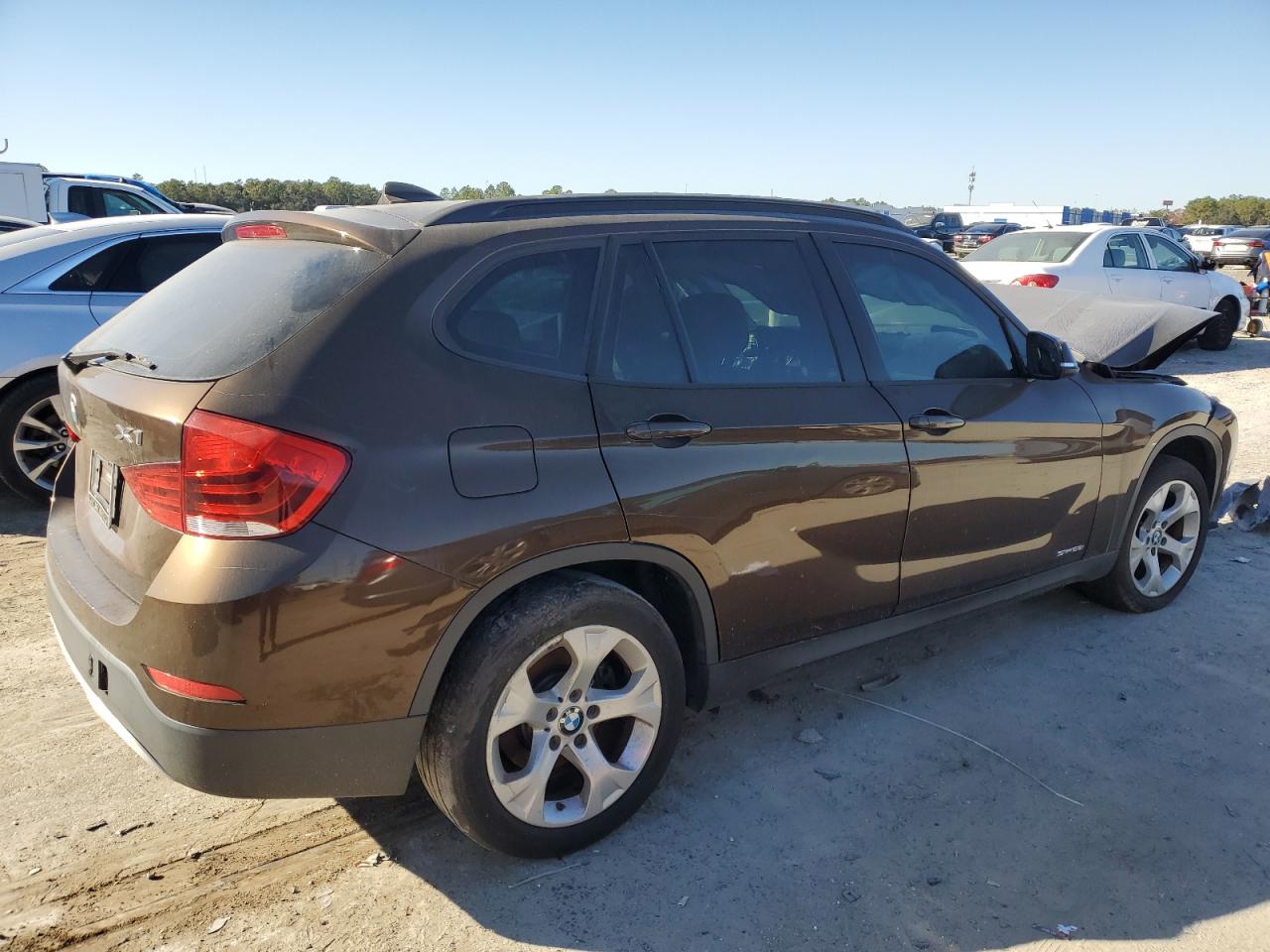 VIN WBAVM1C52EVW46865 2014 BMW X1 no.3