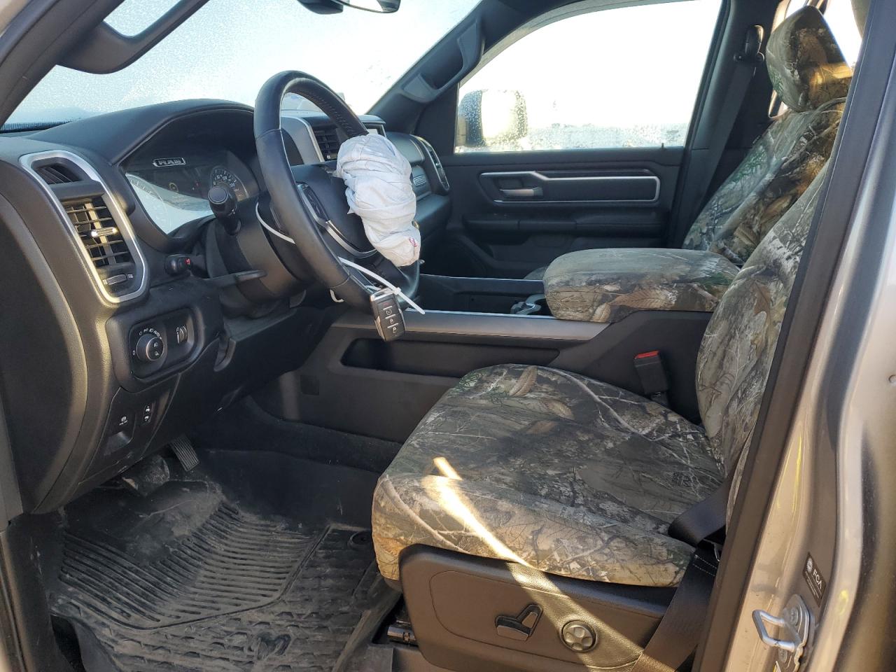 2021 RAM 1500 - Image 7