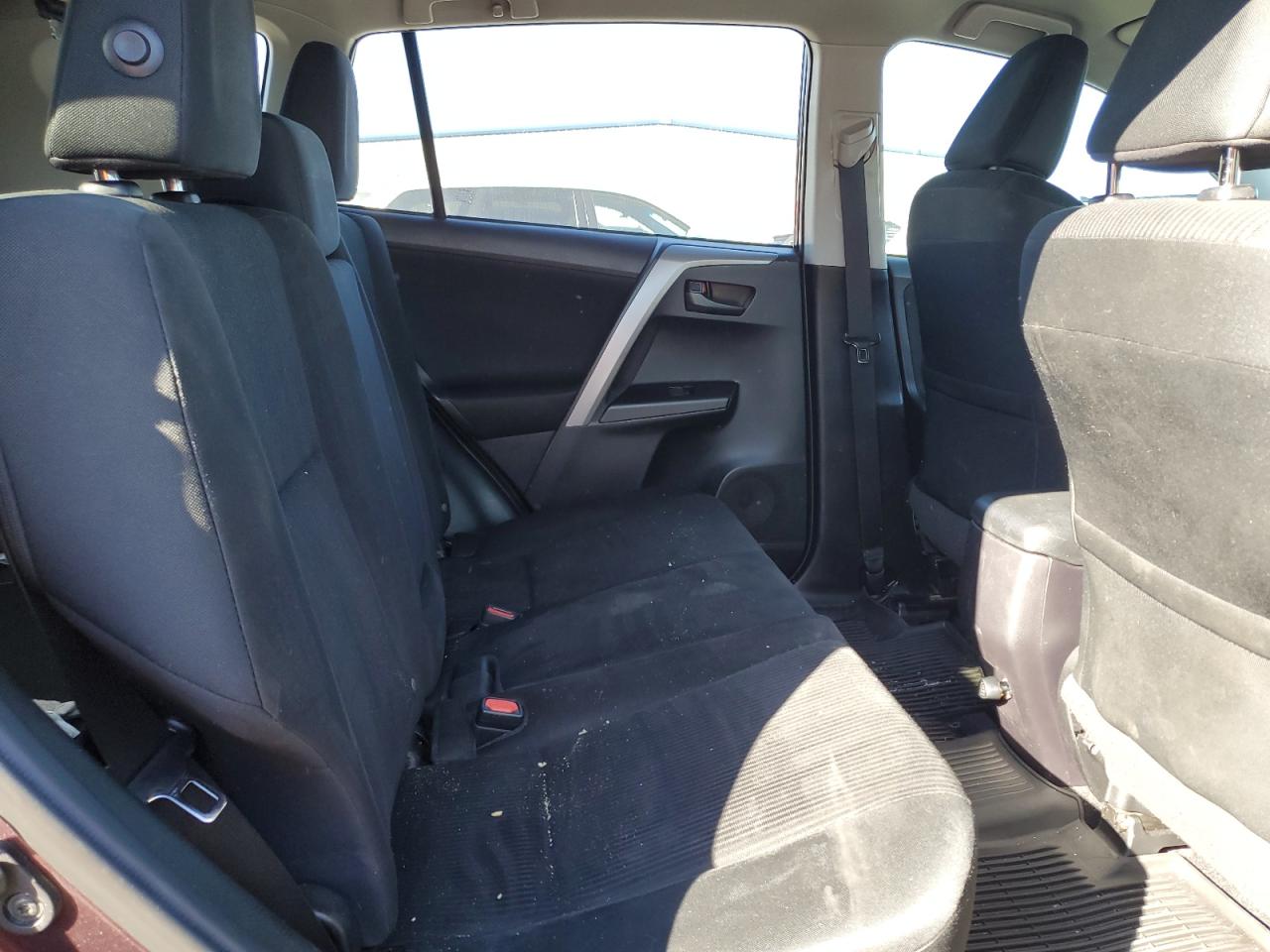 2018 Toyota RAV 4 - Image 11