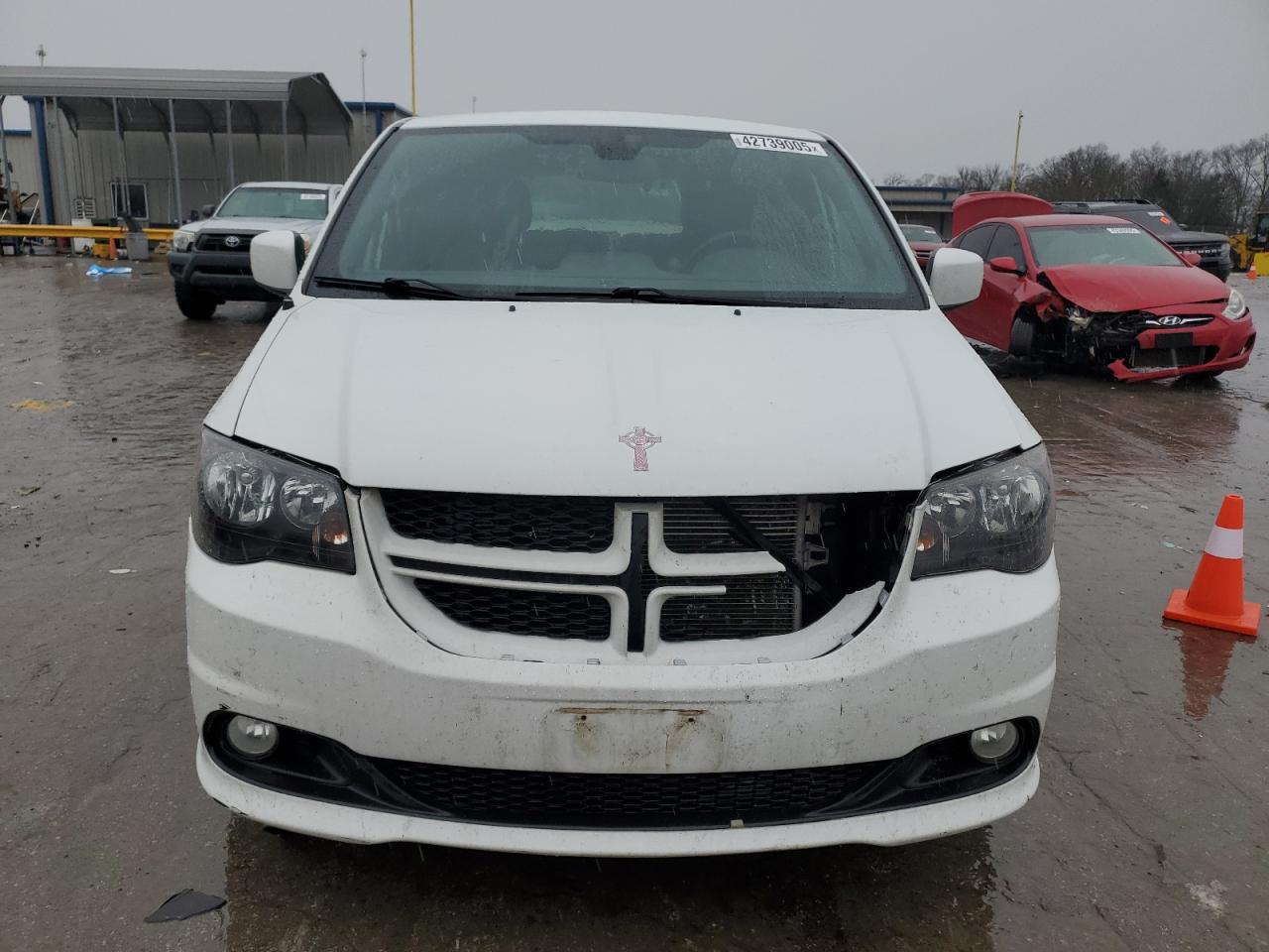 2019 Dodge Caravan - Image 5