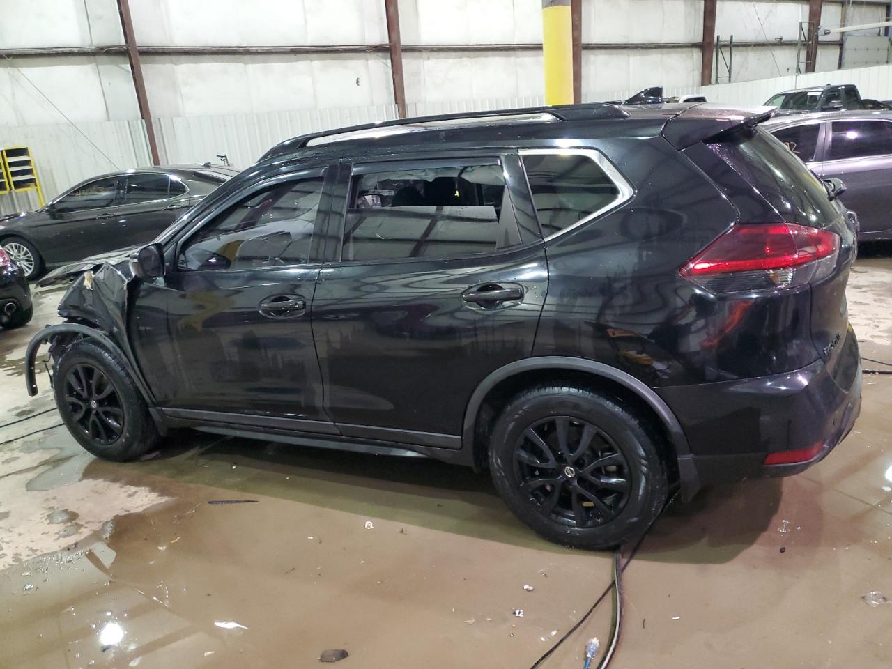 2019 Nissan Rogue - Image 2