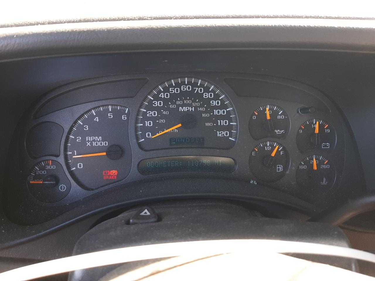 2004 Chevrolet Silverado - Image 9