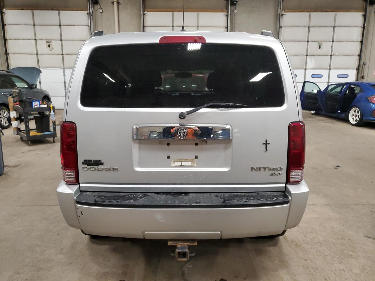 2010 Dodge Nitro - Image 6