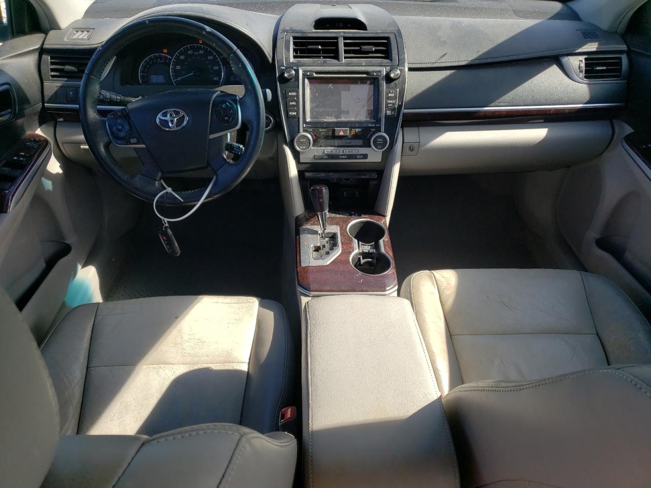 2014 Toyota Camry - Image 8