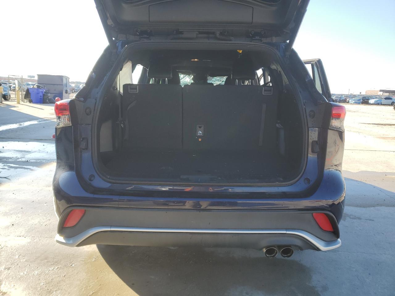 2021 Toyota Highlander - Image 6