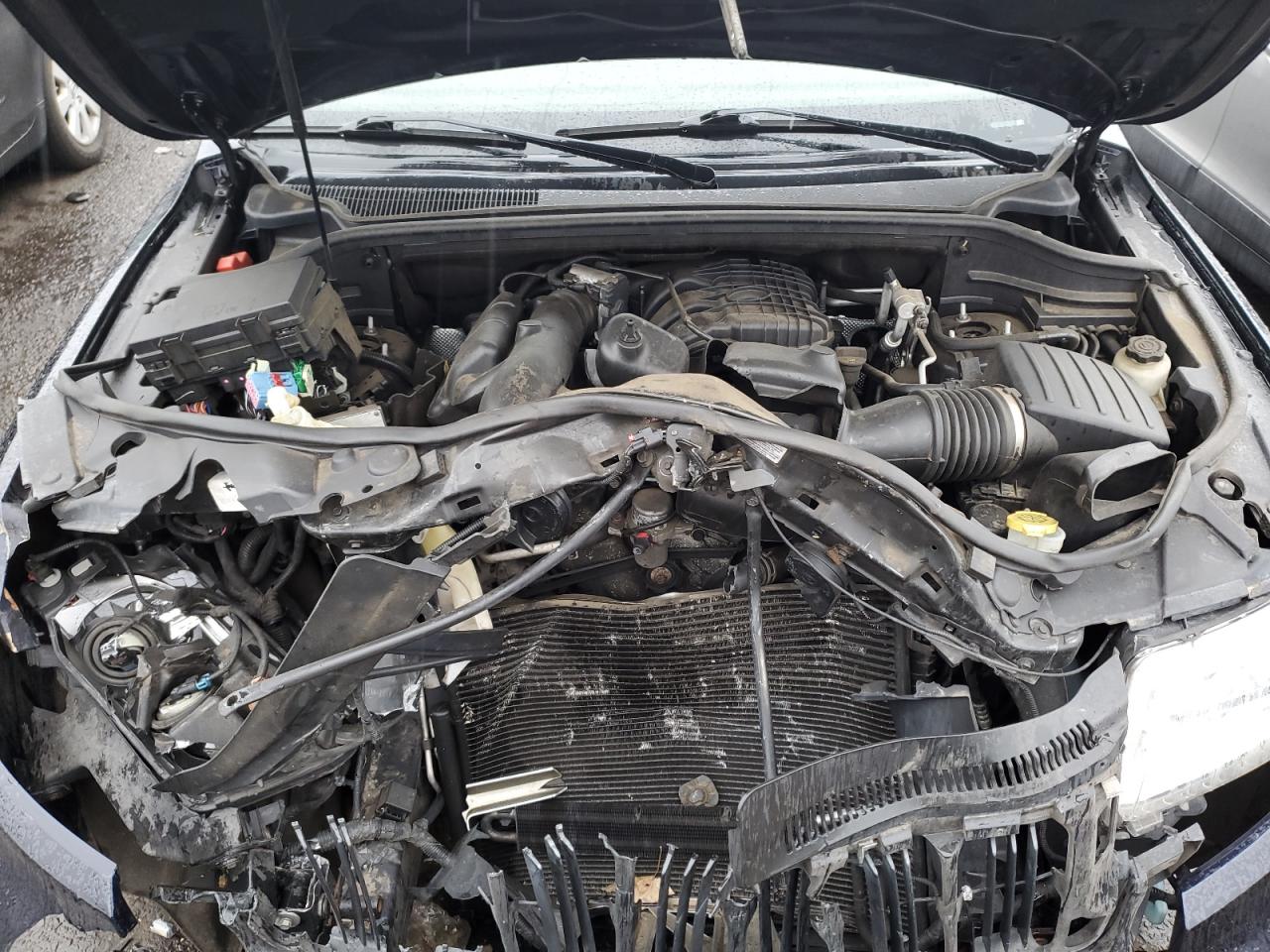 2011 Jeep Grand Cherokee - Image 12